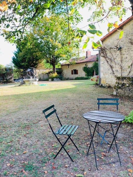 Uniquely Private Holiday Villa In The Charente Puyreaux Exterior foto